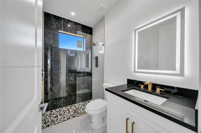 4002 E 9th ST, Lehigh Acres, FL 33972