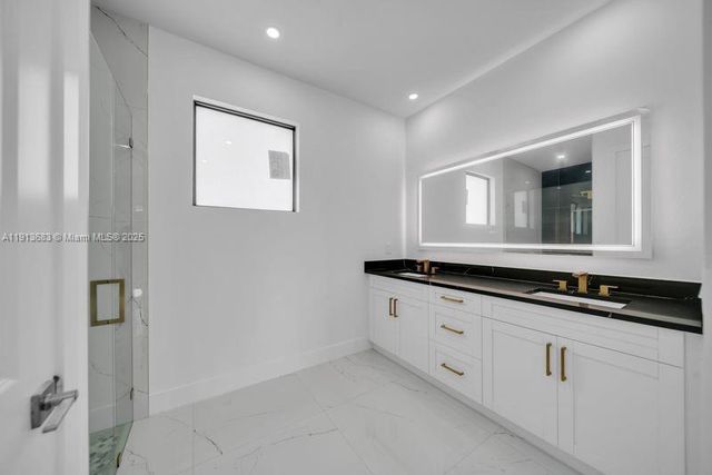 4002 E 9th ST, Lehigh Acres, FL 33972