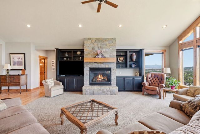 375 S LEGEND TREE Dr, Liberty Lake, WA 99019