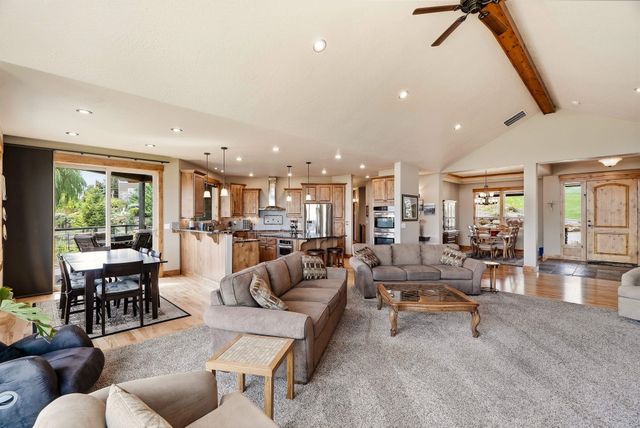 375 S LEGEND TREE Dr, Liberty Lake, WA 99019