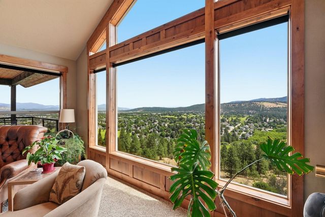 375 S LEGEND TREE Dr, Liberty Lake, WA 99019