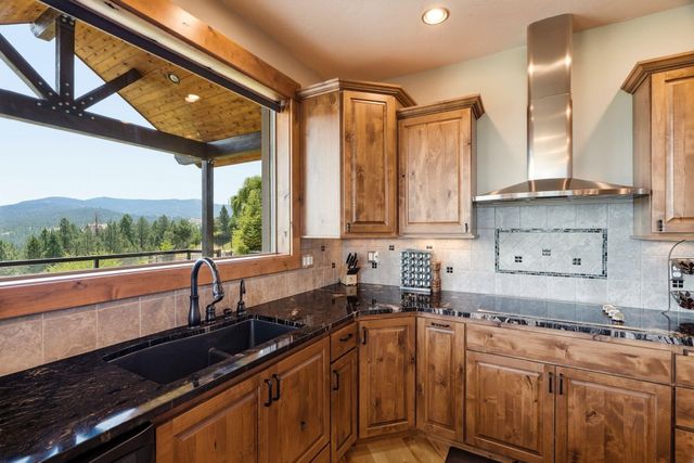 375 S LEGEND TREE Dr, Liberty Lake, WA 99019