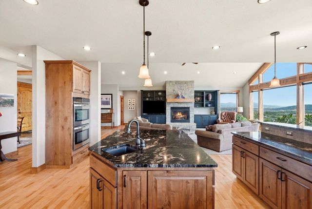 375 S LEGEND TREE Dr, Liberty Lake, WA 99019