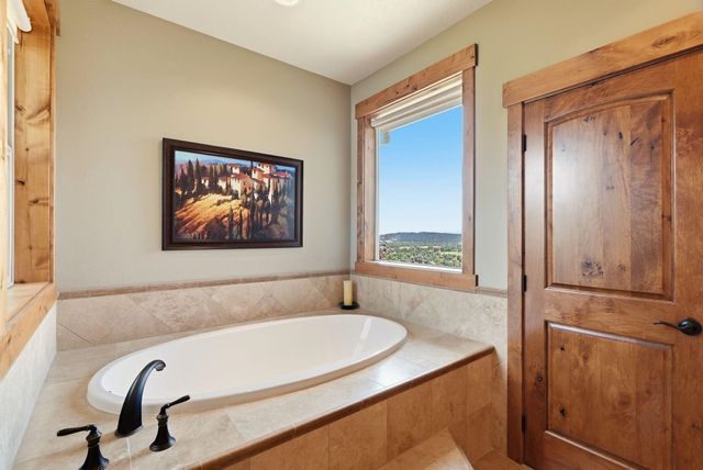375 S LEGEND TREE Dr, Liberty Lake, WA 99019