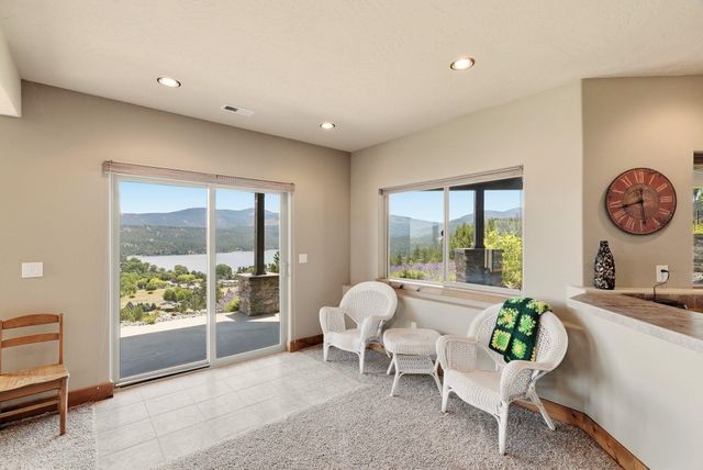 375 S LEGEND TREE Dr, Liberty Lake, WA 99019