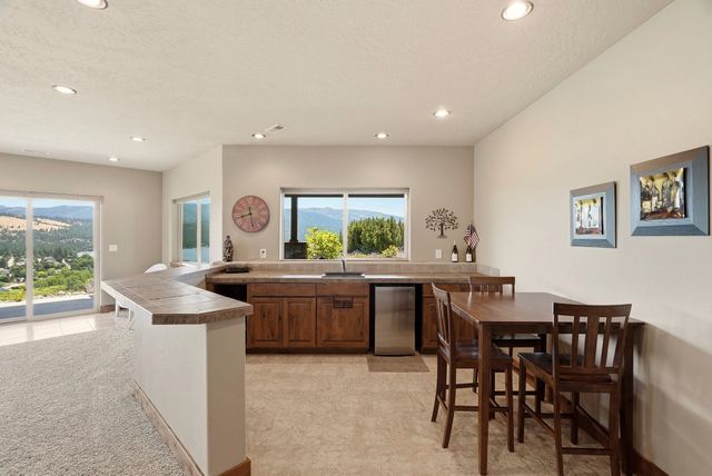 375 S LEGEND TREE Dr, Liberty Lake, WA 99019