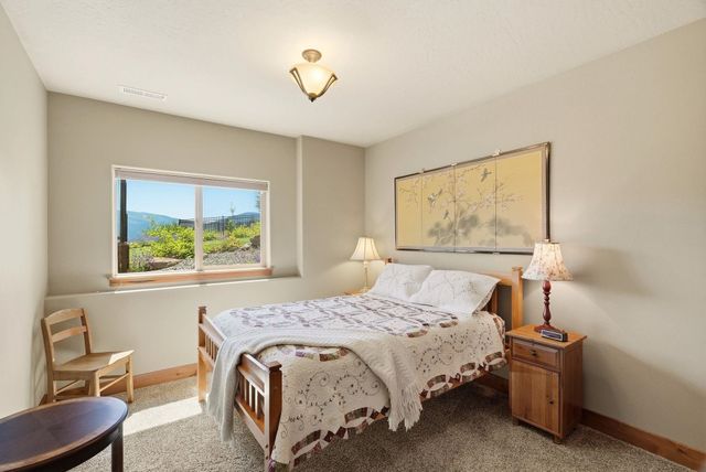375 S LEGEND TREE Dr, Liberty Lake, WA 99019