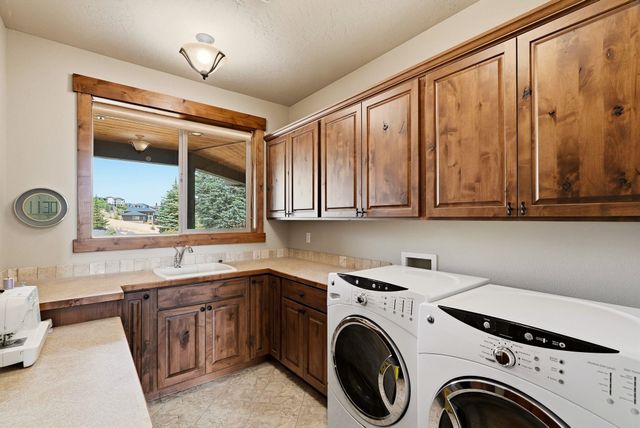375 S LEGEND TREE Dr, Liberty Lake, WA 99019