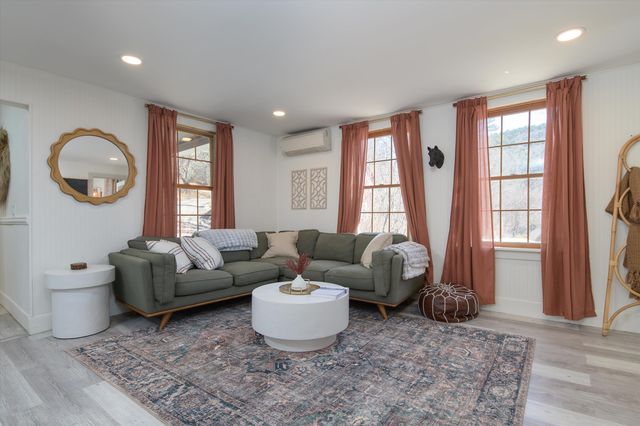 5 William Mundell Road, Newfane, VT 05362