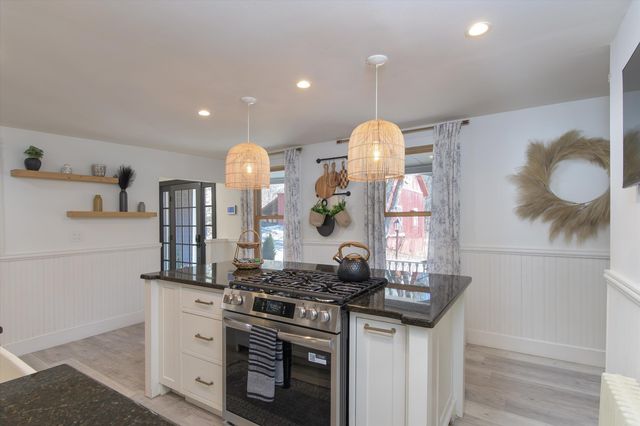 5 William Mundell Road, Newfane, VT 05362