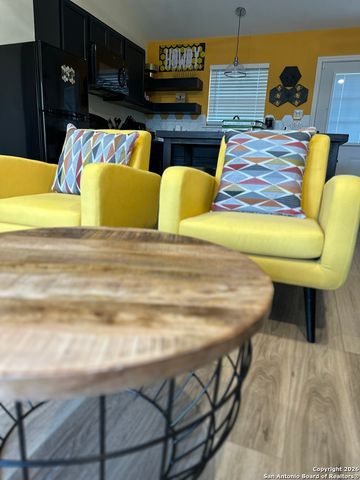 1060 Rockmoor, Canyon Lake, TX 78133