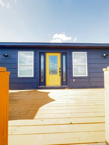 1060 Rockmoor, Canyon Lake, TX 78133