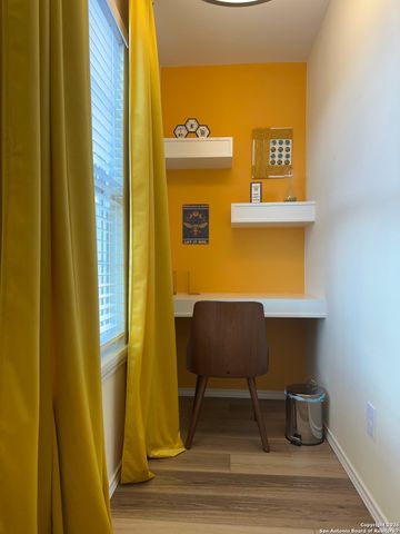 1060 Rockmoor, Canyon Lake, TX 78133