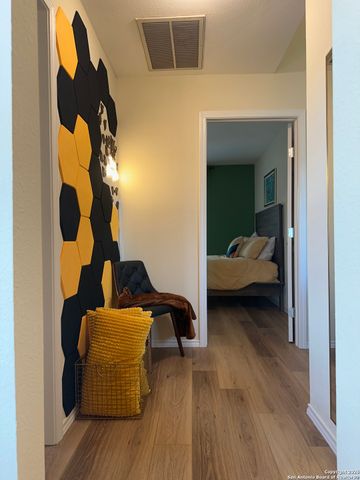 1060 Rockmoor, Canyon Lake, TX 78133