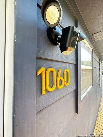 1060 Rockmoor, Canyon Lake, TX 78133