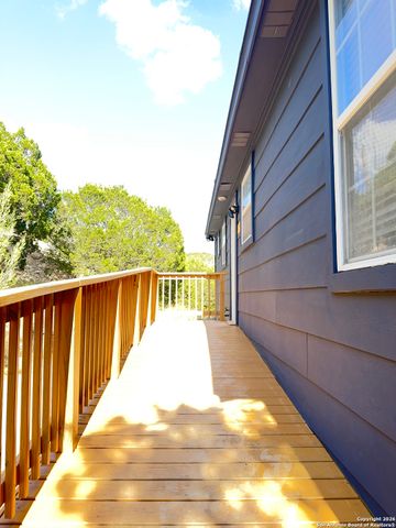 1060 Rockmoor, Canyon Lake, TX 78133