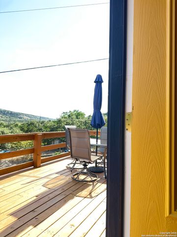 1060 Rockmoor, Canyon Lake, TX 78133