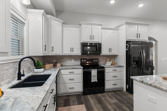 145 Mockingbird Ln, Hartsville, TN 37074