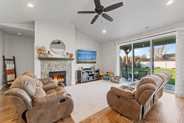 1043 Arrowhead Trail, Eagle Point, OR 97524