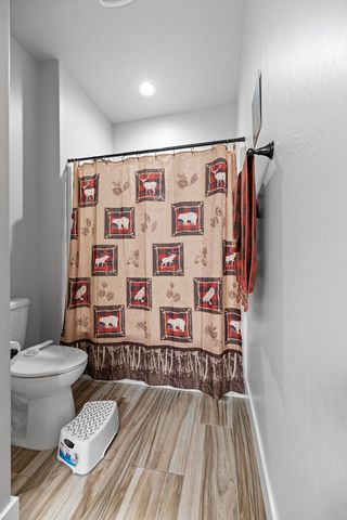 1043 Arrowhead Trail, Eagle Point, OR 97524