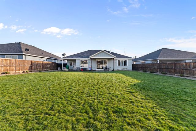 1043 Arrowhead Trail, Eagle Point, OR 97524