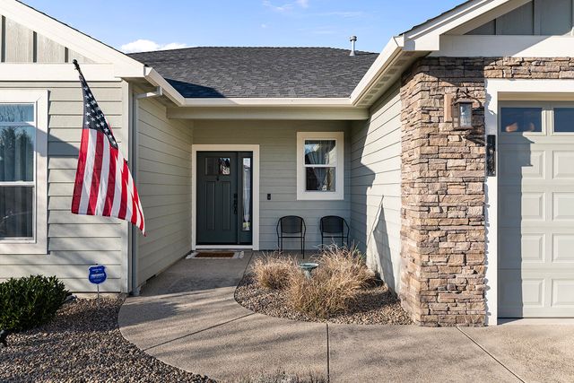 1043 Arrowhead Trail, Eagle Point, OR 97524