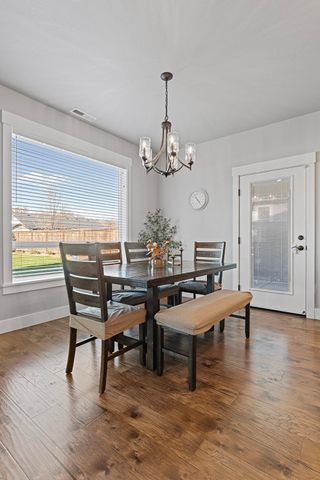 1043 Arrowhead Trail, Eagle Point, OR 97524