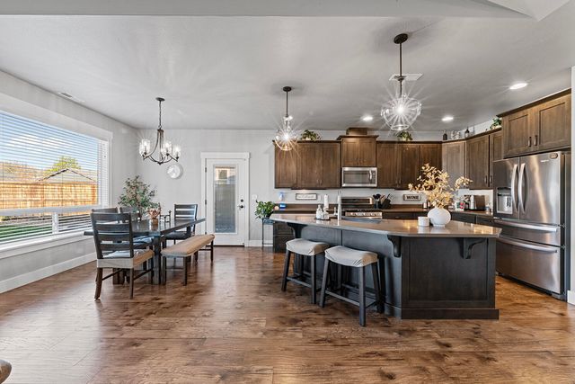 1043 Arrowhead Trail, Eagle Point, OR 97524