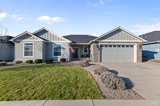 1043 Arrowhead Trail, Eagle Point, OR 97524