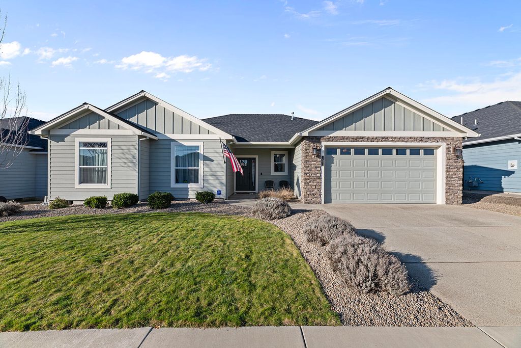 1043 Arrowhead Trail, Eagle Point, OR 97524