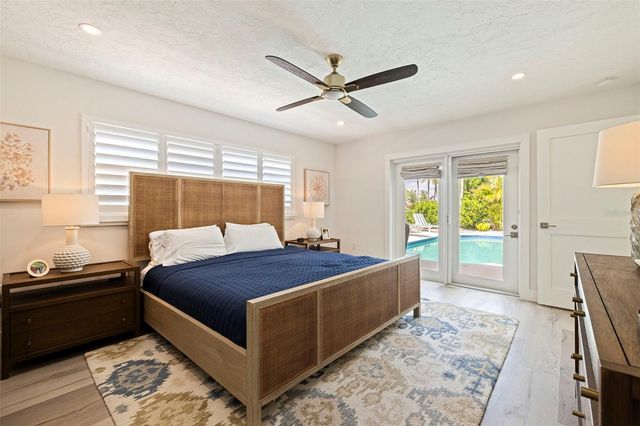 1971 MASSACHUSETTS AVENUE NE, St Petersburg, FL 33703