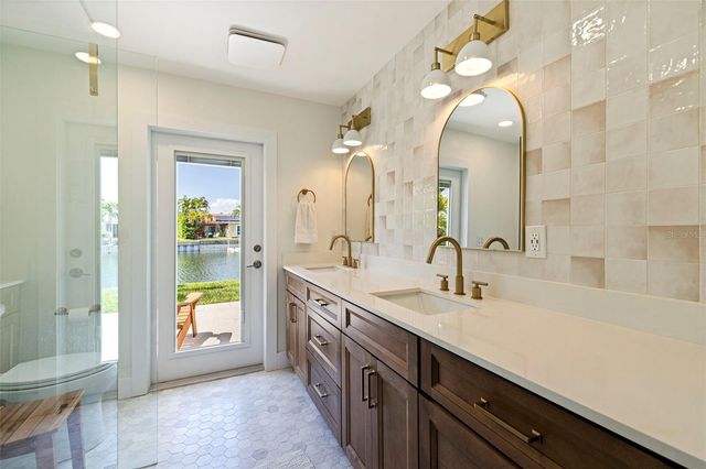 1971 MASSACHUSETTS AVENUE NE, St Petersburg, FL 33703