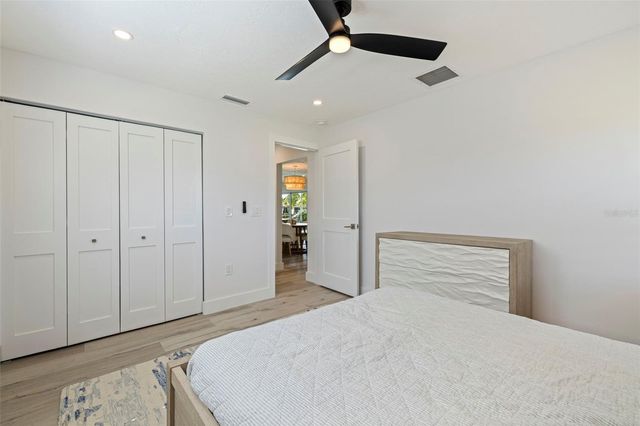 1971 MASSACHUSETTS AVENUE NE, St Petersburg, FL 33703