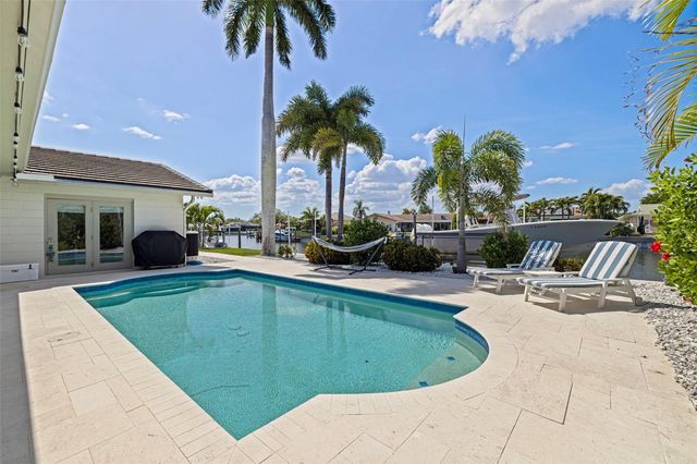 1971 MASSACHUSETTS AVENUE NE, St Petersburg, FL 33703