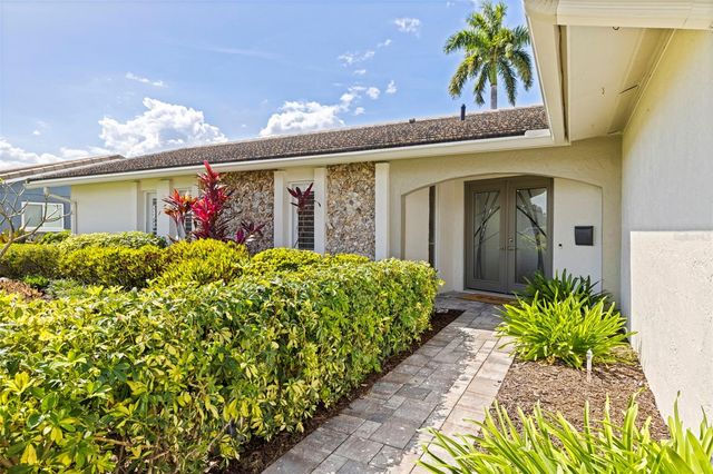 1971 MASSACHUSETTS AVENUE NE, St Petersburg, FL 33703