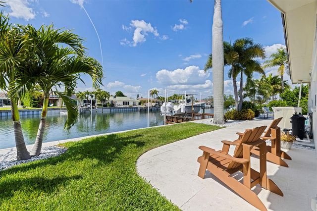 1971 MASSACHUSETTS AVENUE NE, St Petersburg, FL 33703