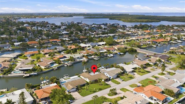 1971 MASSACHUSETTS AVENUE NE, St Petersburg, FL 33703