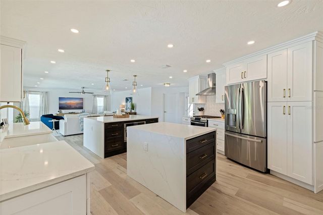 1971 MASSACHUSETTS AVENUE NE, St Petersburg, FL 33703