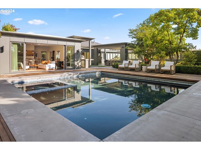 1933 HIGHLANDS Loop, Lake Oswego, OR 97034