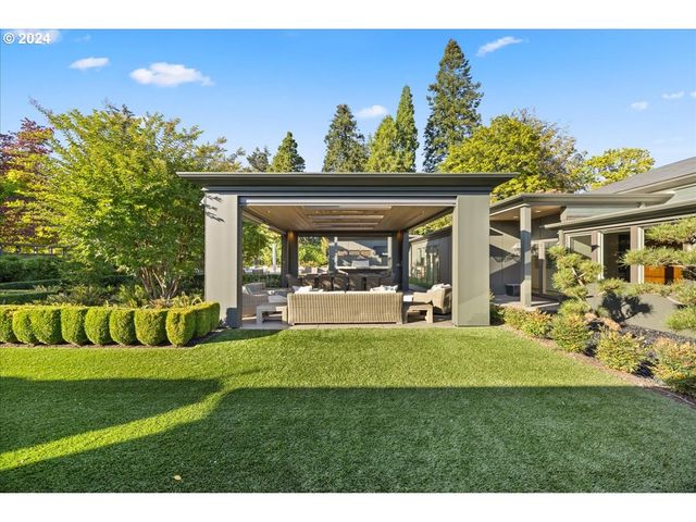 1933 HIGHLANDS Loop, Lake Oswego, OR 97034