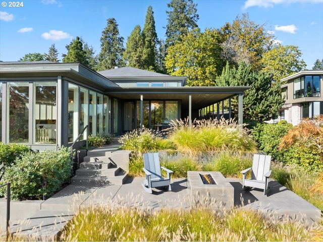 1933 HIGHLANDS Loop, Lake Oswego, OR 97034