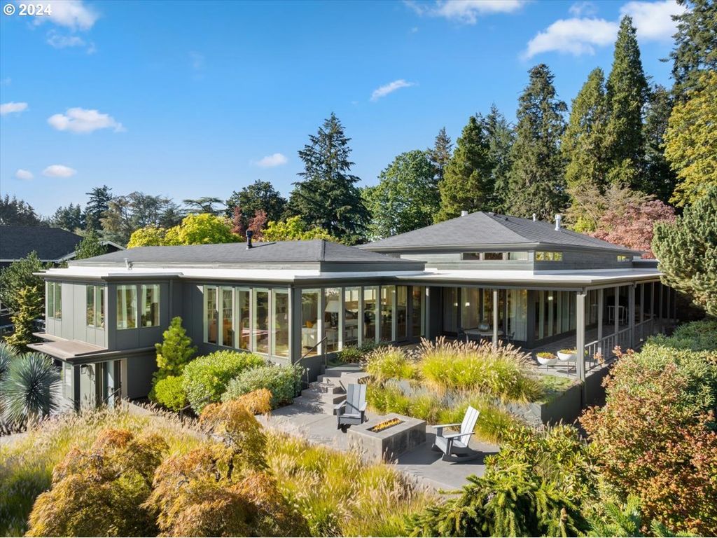 1933 HIGHLANDS Loop, Lake Oswego, OR 97034