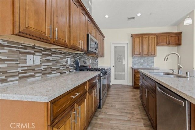 17375 Redding Street, Hesperia, CA 92345