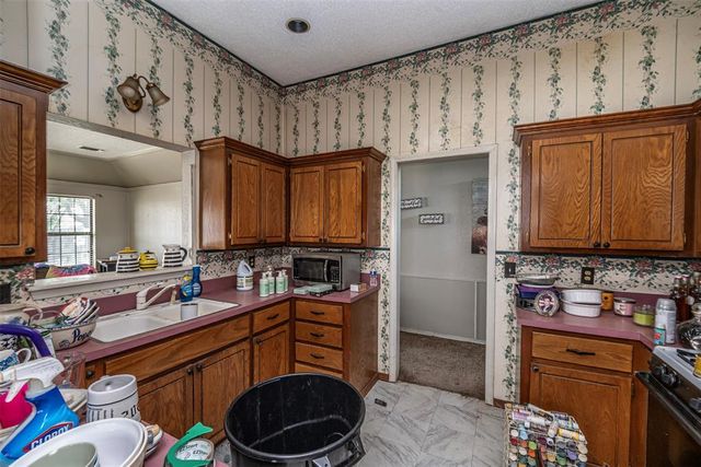 13104 Maple Leaf Drive, Oklahoma City, OK 73170