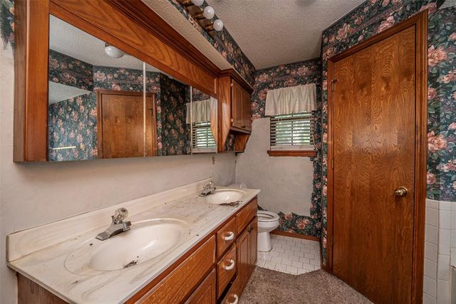 13104 Maple Leaf Drive, Oklahoma City, OK 73170