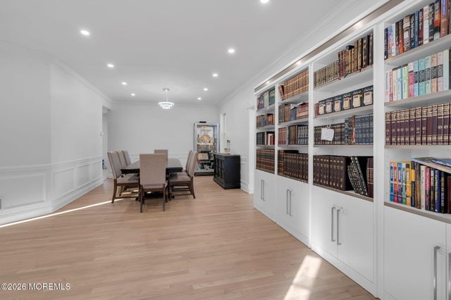 10 Meadow Run Court, Jackson, NJ 08527