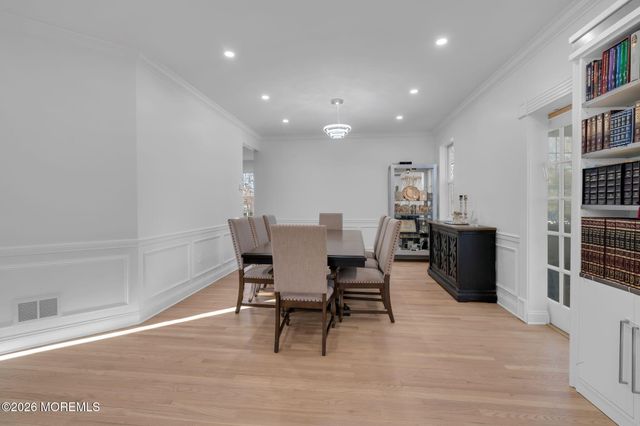 10 Meadow Run Court, Jackson, NJ 08527