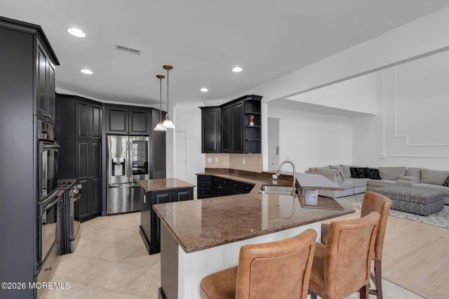 10 Meadow Run Court, Jackson, NJ 08527