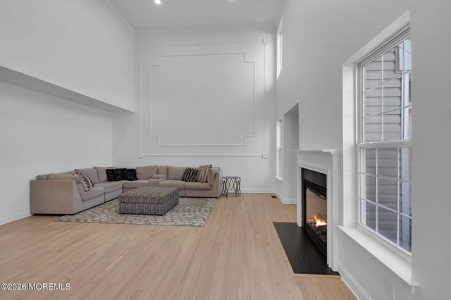 10 Meadow Run Court, Jackson, NJ 08527