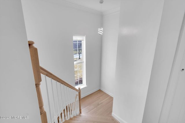 10 Meadow Run Court, Jackson, NJ 08527